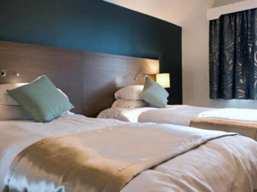 The Portland Hotel Wetherspoon 체스터필드 외부 사진