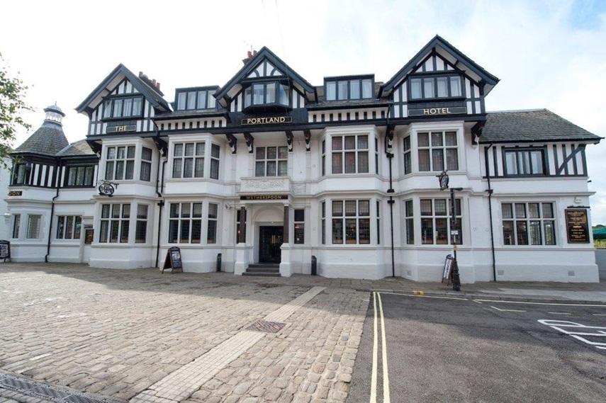 The Portland Hotel Wetherspoon 체스터필드 외부 사진